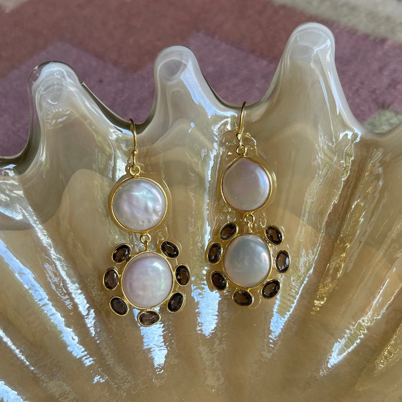 Il Fiore Pearl Earrings - The Jungle Emporium