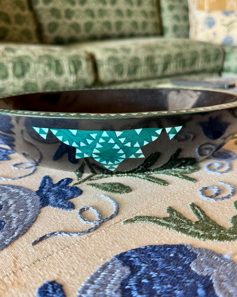 Small Oblong Lombok Shell Inlay Bowl ~ Teal – The Jungle Emporium Atelier
