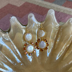 Il Fiore Pearl Earrings - The Jungle Emporium