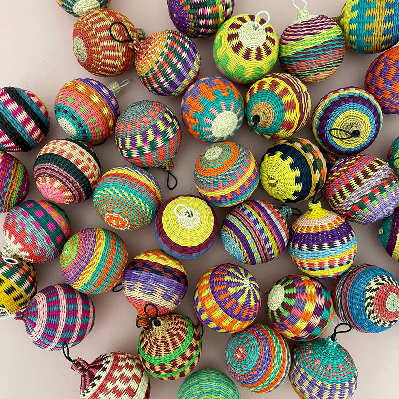 Iraca Palm Christmas Baubles ~ Medium